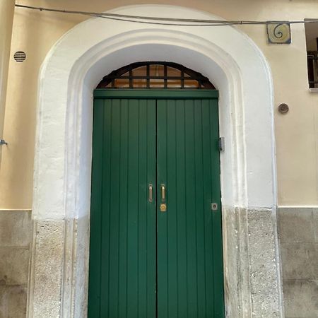 Il Serafino Holiday Suites Бари Екстериор снимка