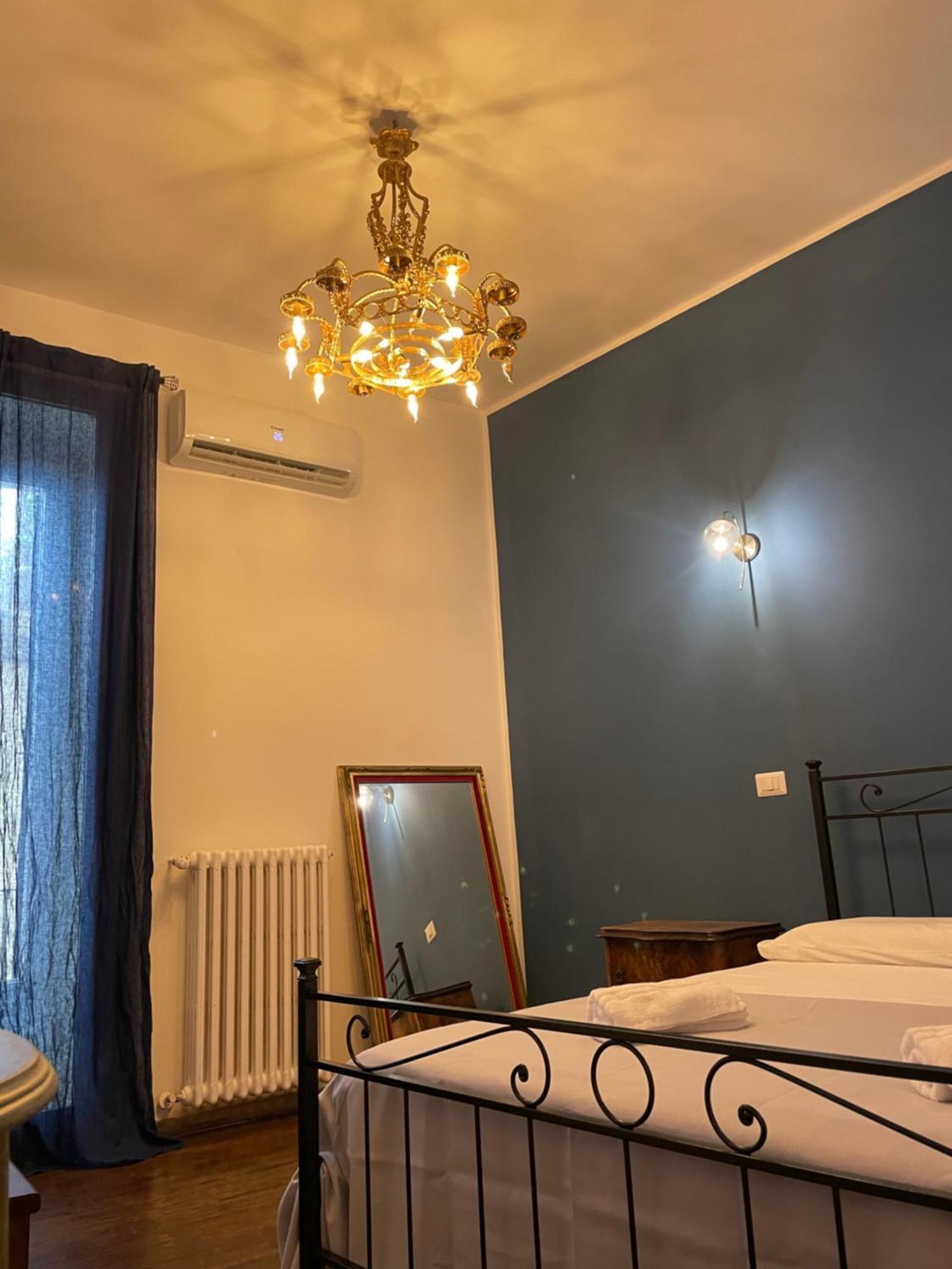 Il Serafino Holiday Suites Бари Екстериор снимка