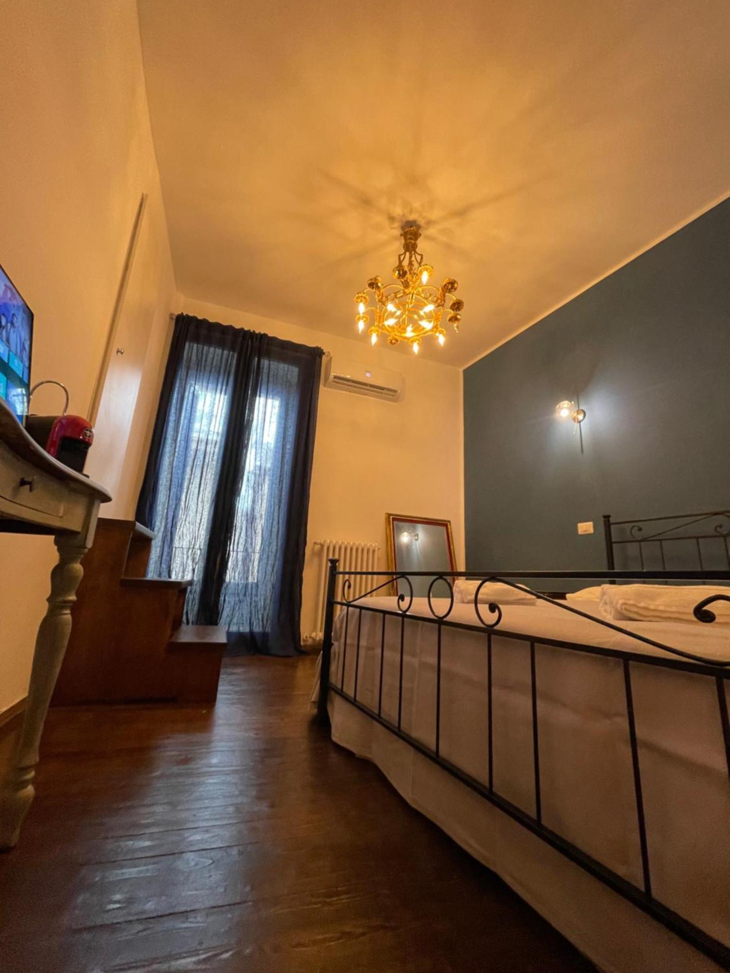 Il Serafino Holiday Suites Бари Екстериор снимка