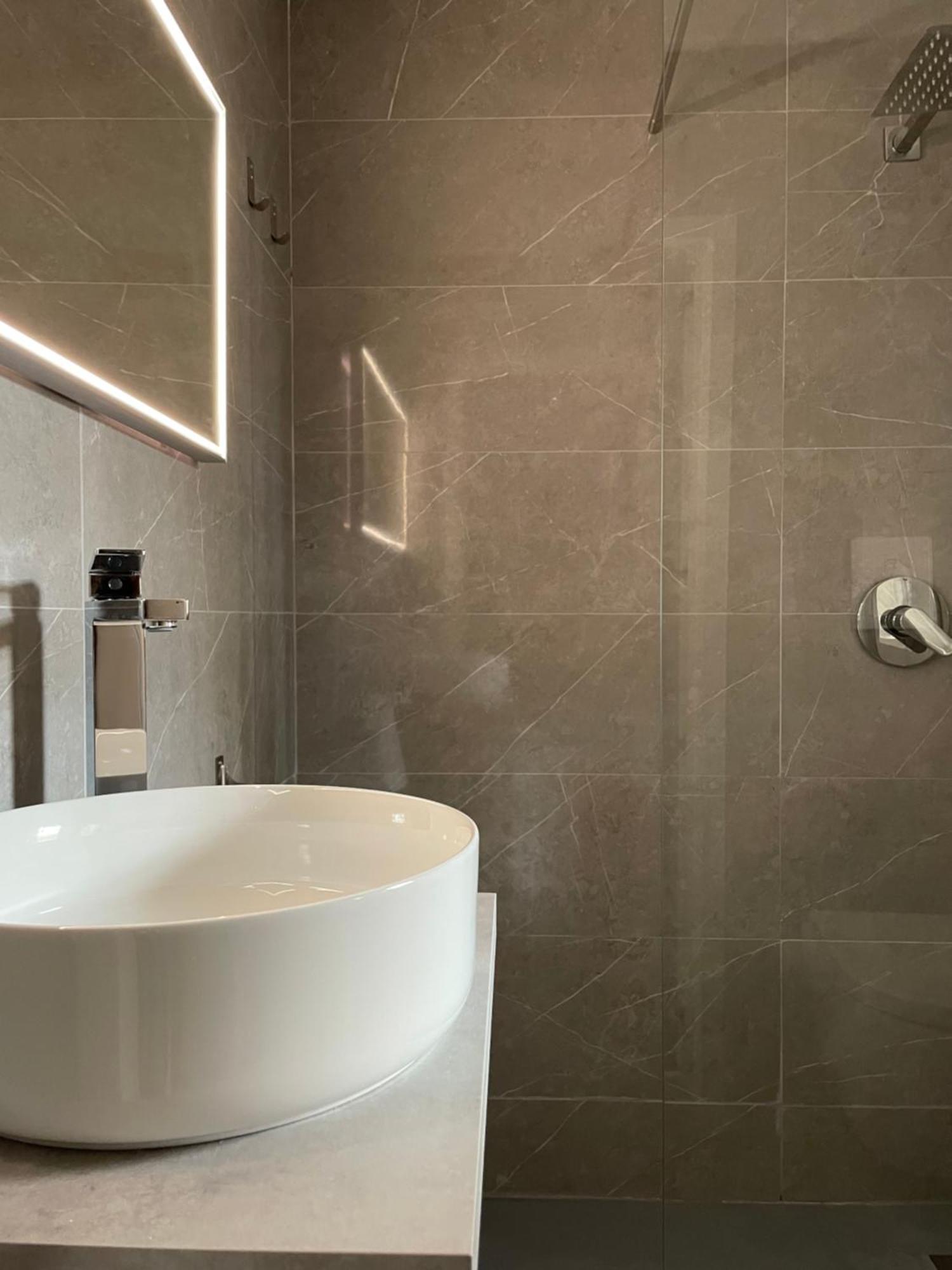 Il Serafino Holiday Suites Бари Екстериор снимка