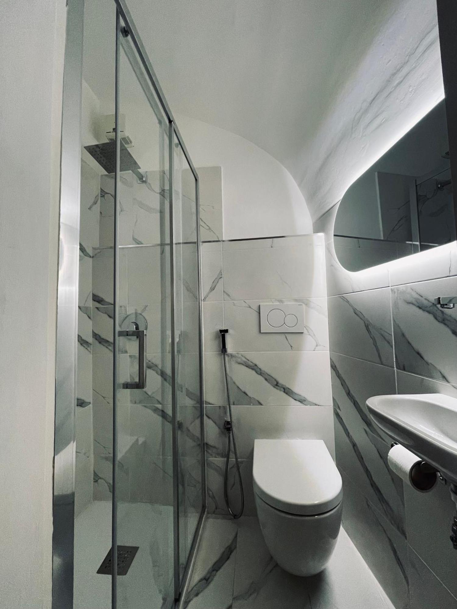 Il Serafino Holiday Suites Бари Екстериор снимка