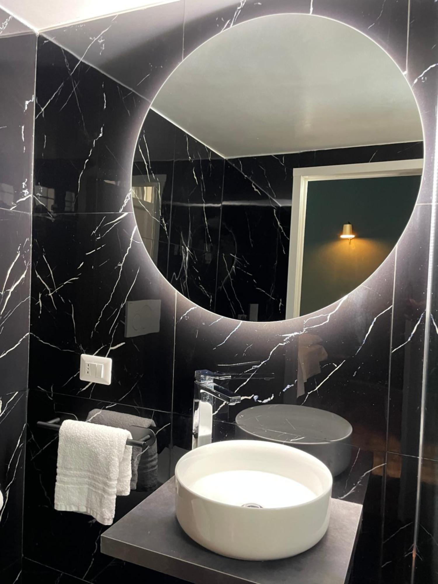 Il Serafino Holiday Suites Бари Екстериор снимка